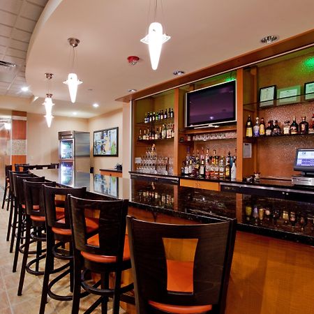 Holiday Inn Hotel & Suites Gateway By Ihg Williamsburg Eksteriør billede