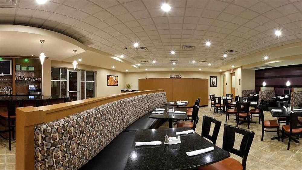 Holiday Inn Hotel & Suites Gateway By Ihg Williamsburg Eksteriør billede