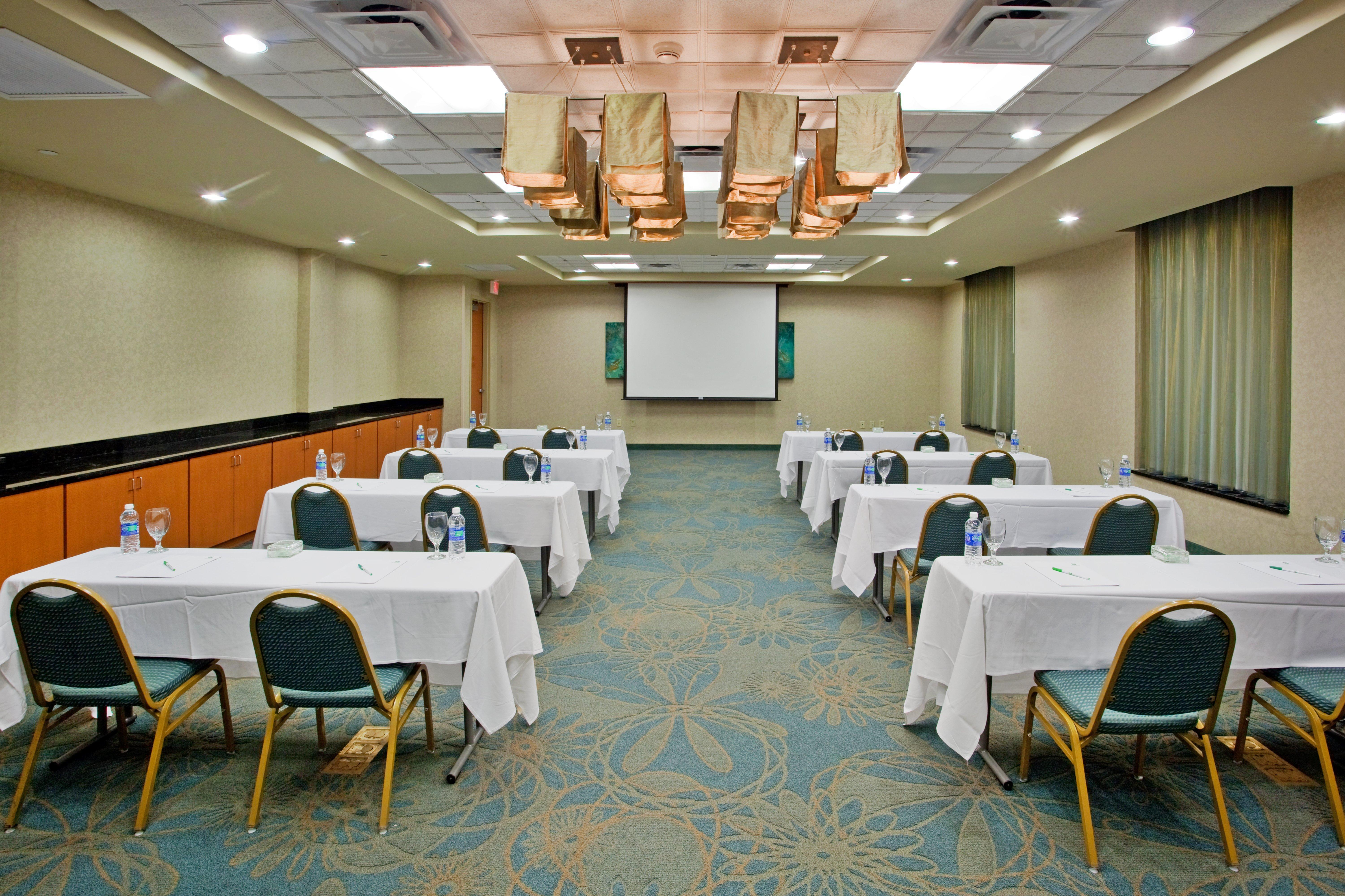 Holiday Inn Hotel & Suites Gateway By Ihg Williamsburg Eksteriør billede