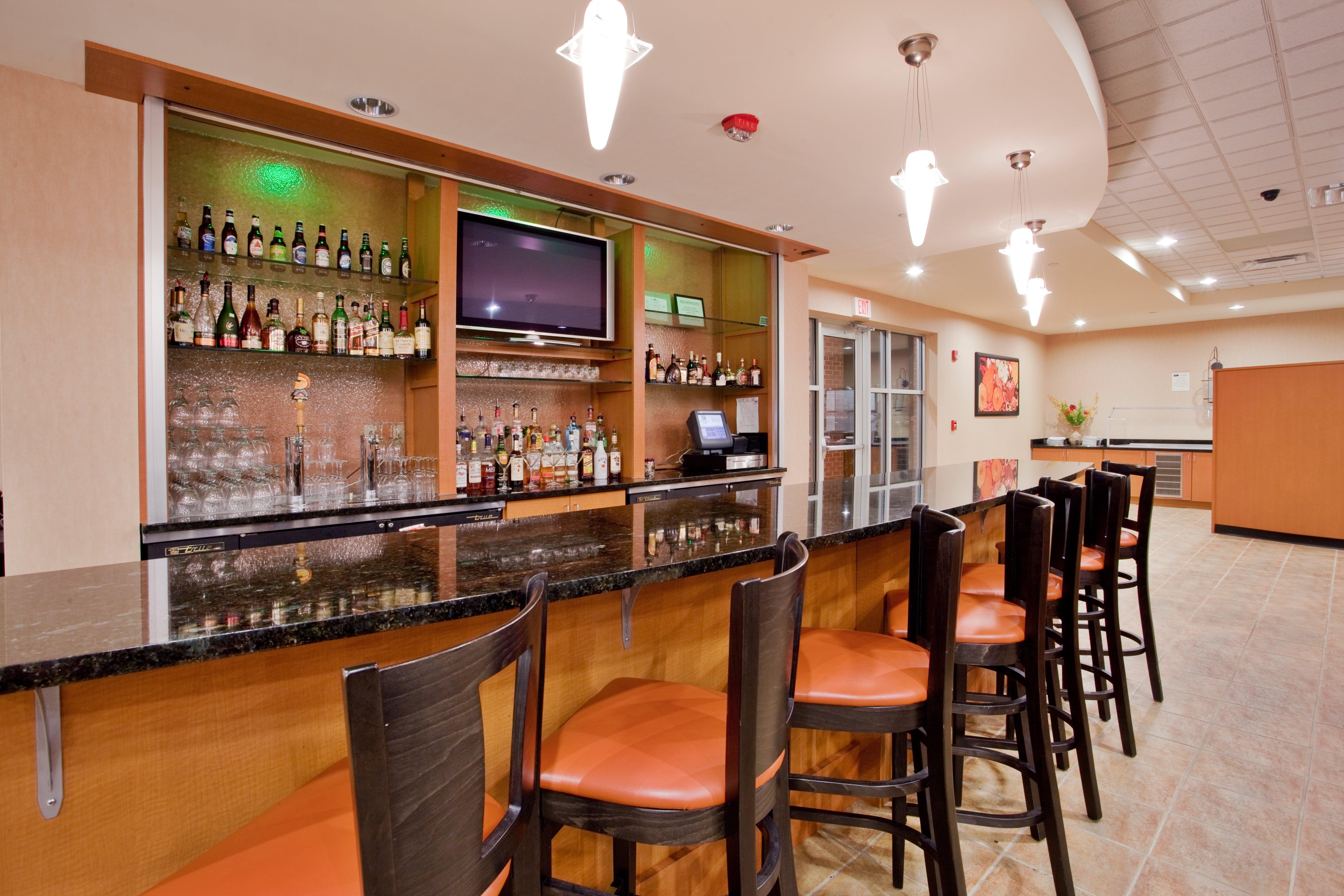 Holiday Inn Hotel & Suites Gateway By Ihg Williamsburg Eksteriør billede