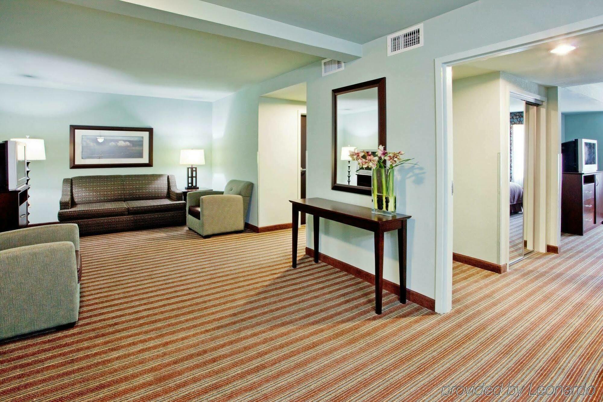 Holiday Inn Hotel & Suites Gateway By Ihg Williamsburg Eksteriør billede